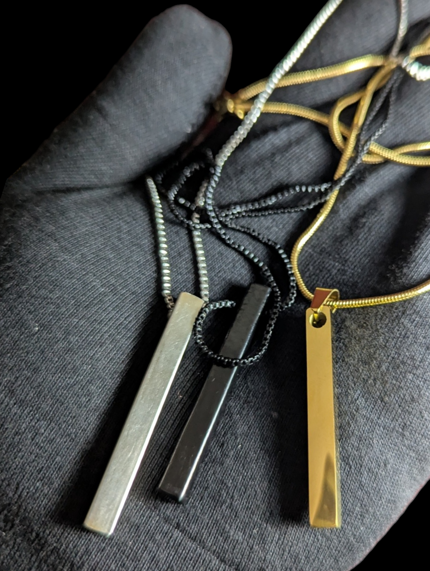 Bar Pendant in 3 beautiful colors unisex